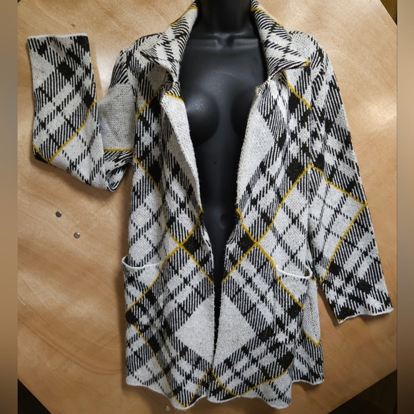 Love Ever After Sweater Knit  Cardigan Black White Yellow Open Pockets Plaid XL - Picture 6 of 13